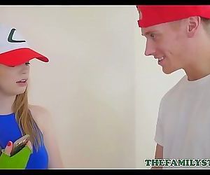 Милые Блондинка подросток сводная сестра Долли Ли Есть Секс с ее сводный брат для Редкая покемон 8 мин 720p
